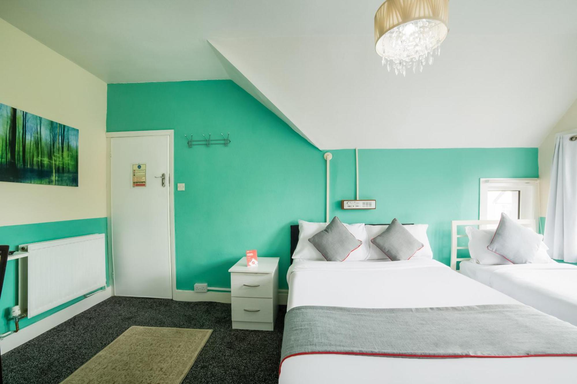 Oyo Devine Hotel